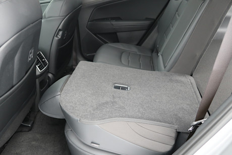 2026 Kia Sportage PHEV Review Body Image