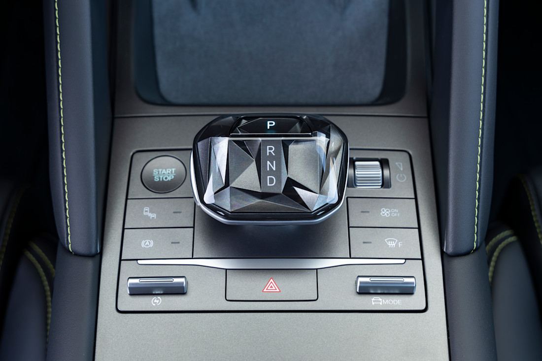 BYD-ATTO-2-2025-interior (1).jpg