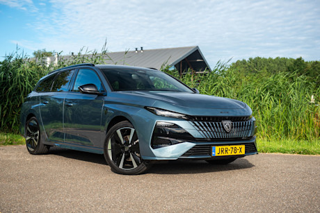 Peugeot e-308 SW