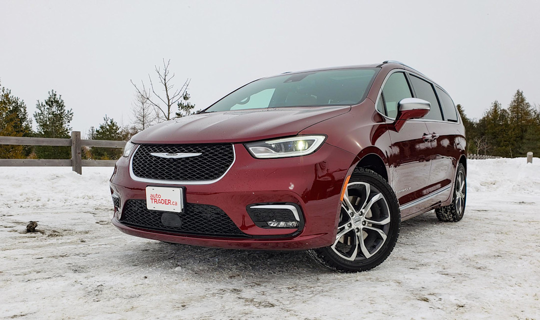 Editorial 2021 chrysler pacifica pinnacle awd 02 sw