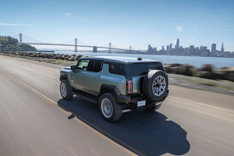Editorial 2024 gmc hummer ev suv 240312 05 gmc