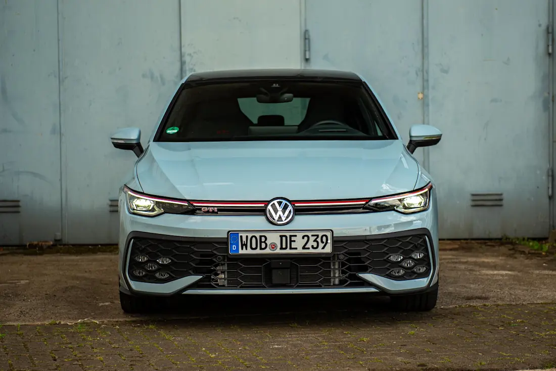 vw-golf-gti-2025-front