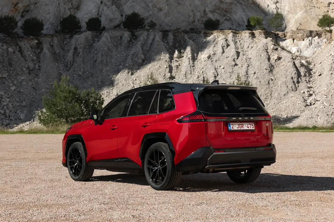2026 RAV4 HEV GRS Emotional Red static 063