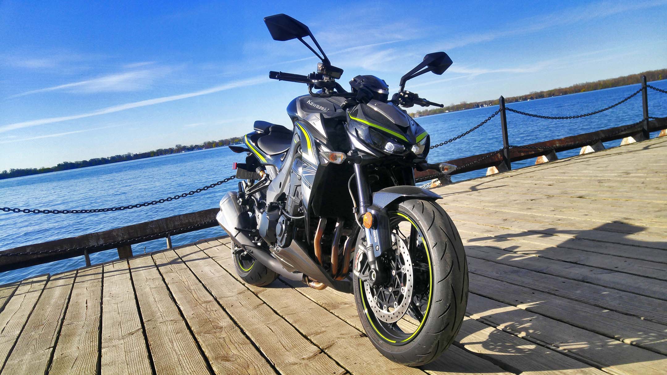 2017 Kawasaki Z1000R Motorcycle Test Ride Review - AutoTrader.ca