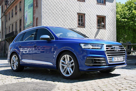 Editorial 00 lw 2017 audi sq7