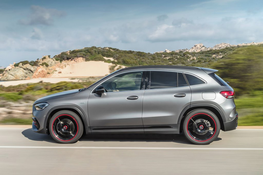Mercedes-Benz-GLA-2021-1024-0e.jpg