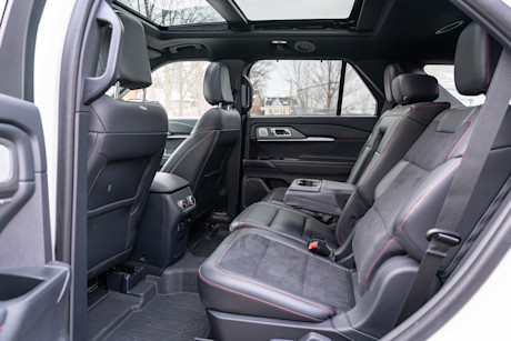 Editorial 2025 ford explorer st td jw 250127 30