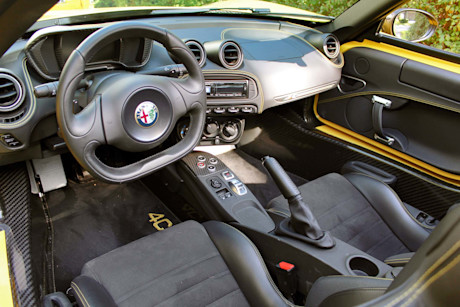 Editorial 2016 alfa romeo 4c spider 10 pb