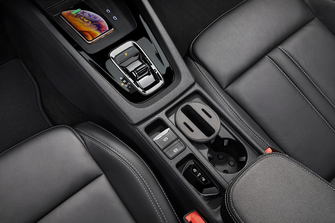Octavia_Center_console_02.jpg