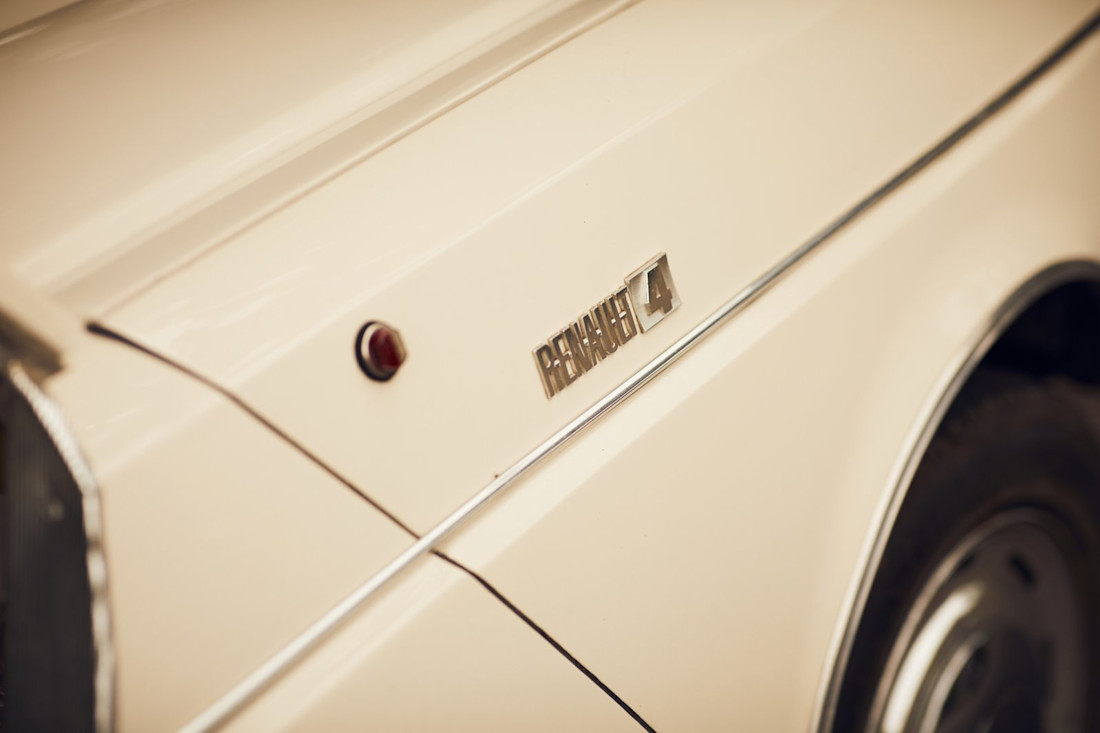 met-deze-10-gave-details-gaat-de-renault-4-jou-in-2025-verleiden-2024-16.jpg