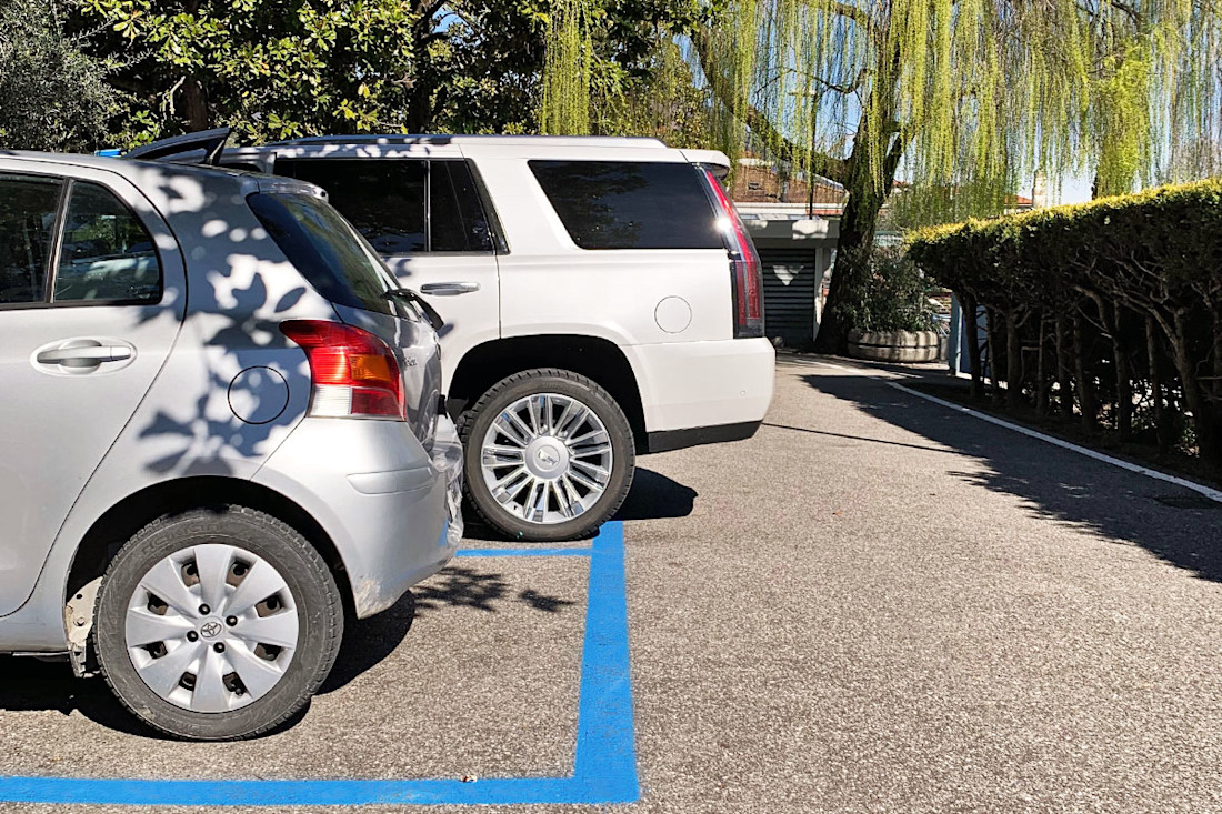 Dimensioni parcheggio auto: normativa, disabili, misure