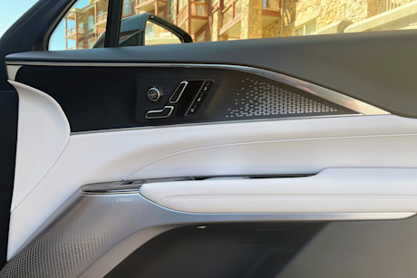 Editorial 2023 cadillac lyriq 39 ct