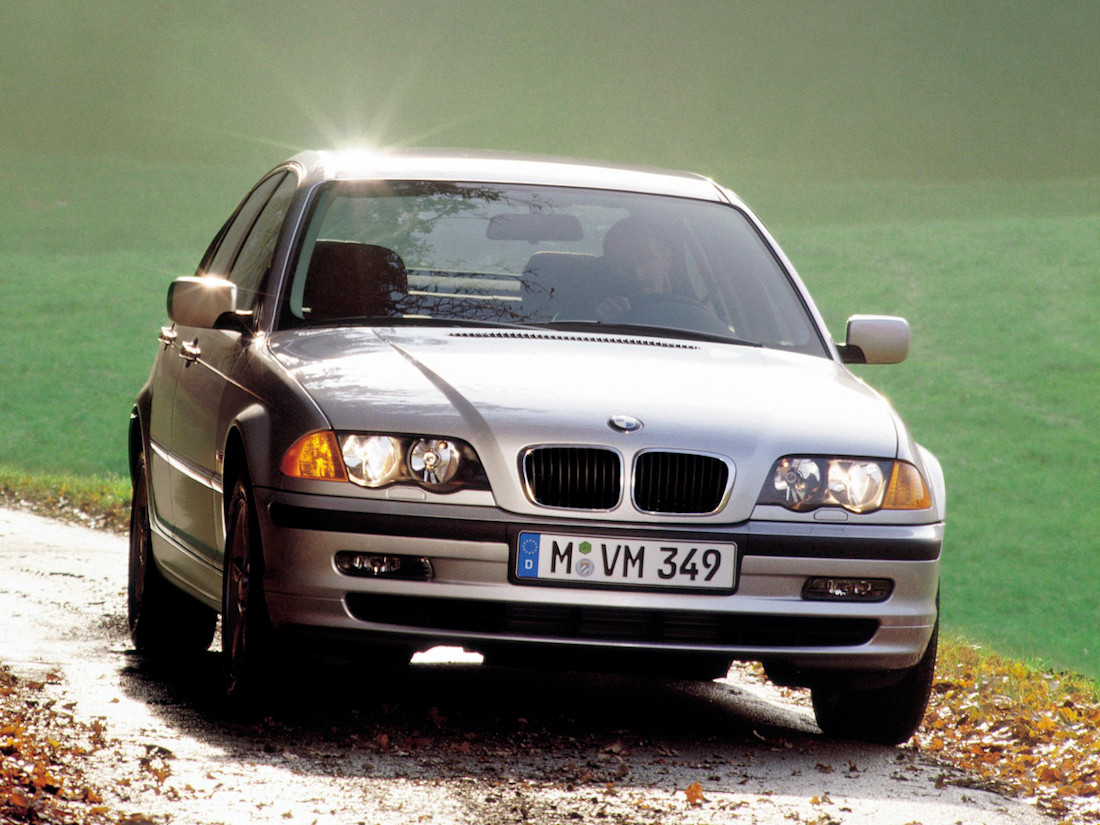 AS24-modelpagina-bmw-330_04
