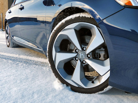 Editorial 2018 honda accord touring 10 bh