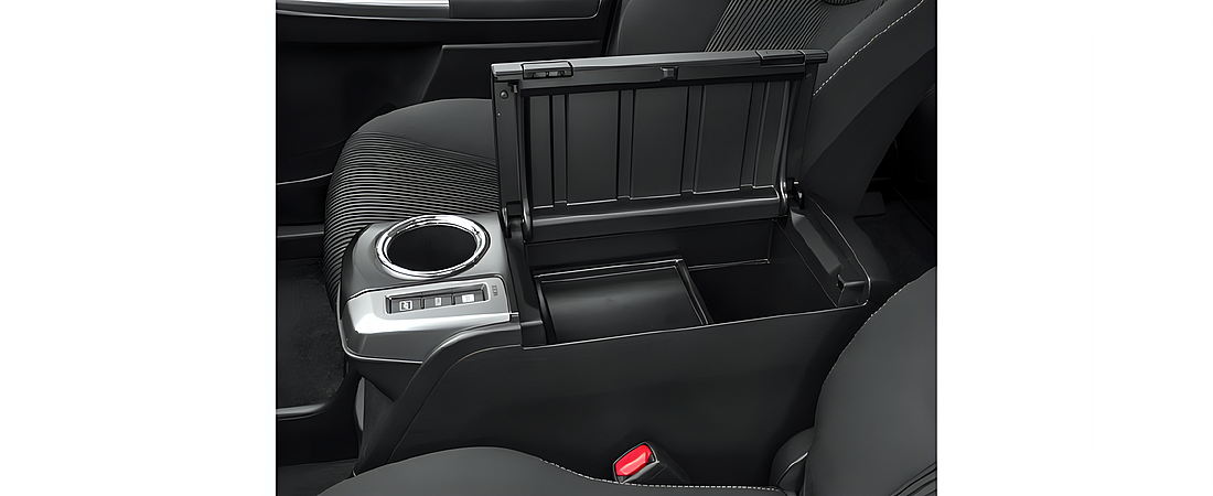 Toyota Prius v 2017 13