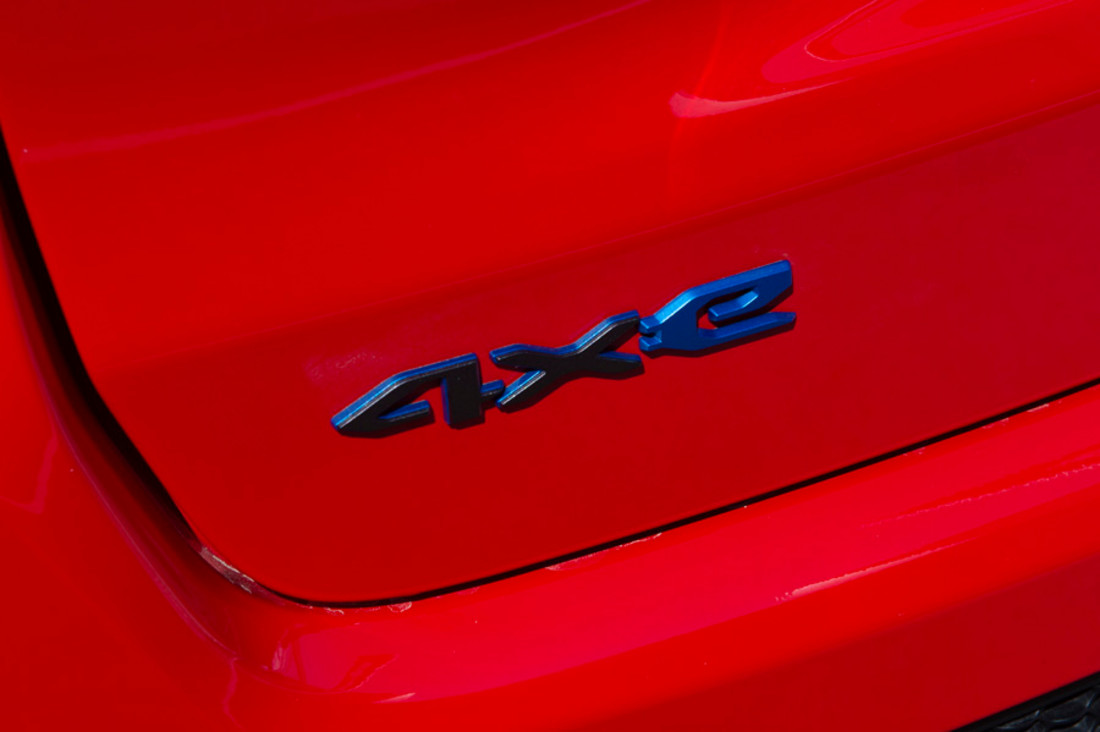 jeep-renegade-4xe (1).jpg