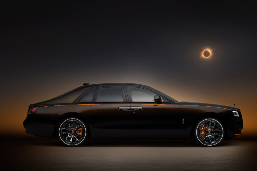 Rolls-Royce-black-Badge-Ghost-Ékleipsis (11).jpg