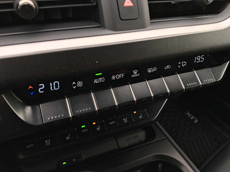 Lexus UX 250h AWD 2020 : essai hivernal Image