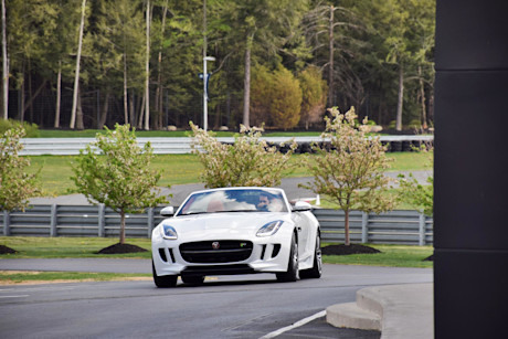 Editorial 2016 jaguar f type r convertible jp 01