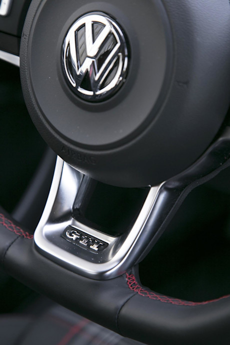 Editorial 2015 volkswagen gti 5 door performance package jw 14
