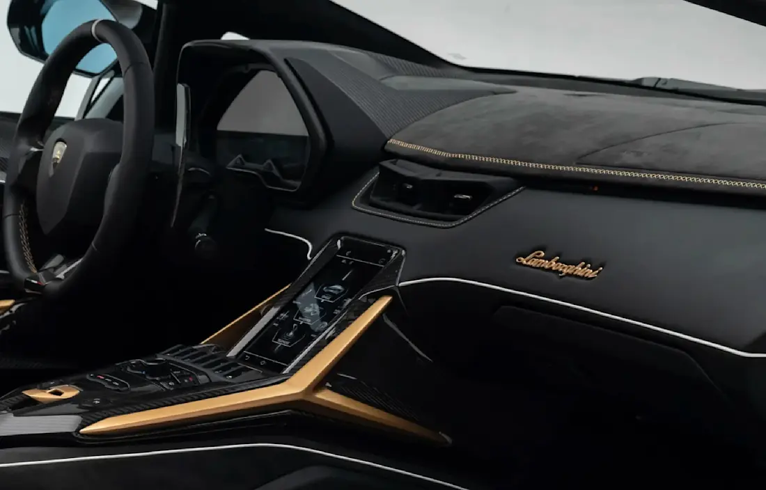 lamborghini-sin-roadster-interior (5).webp