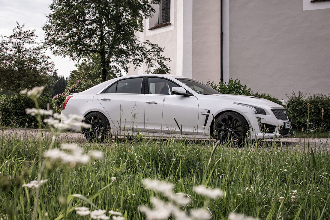 Cadillac-CTSV-6.jpg