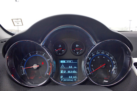 Editorial 2014 chevrolet cruze rs turbo jw 09