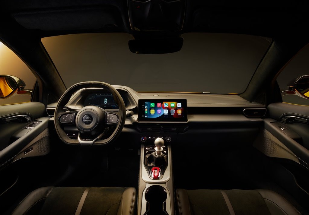 Lotus-Emira-2023-interni.jpeg