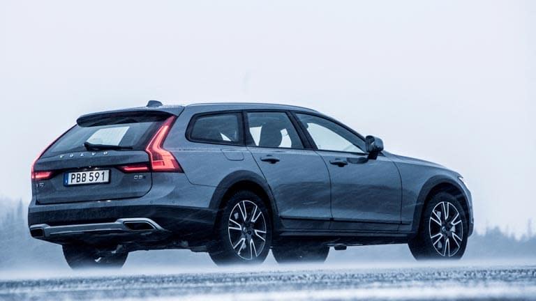 vedere din spate Volvo V90