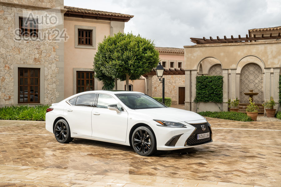 Lexus ES 300h F SPORT 01.JPG