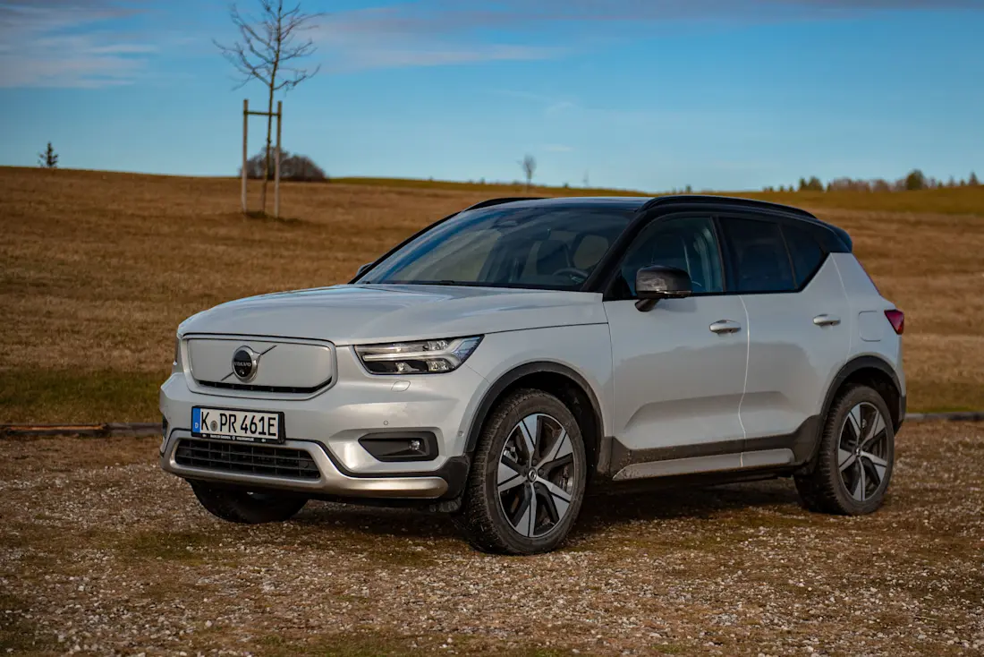 Volvo-XC40-Recharge-Twin-Front-Side Volvo-XC40-Recharge-Twin-Front-Side