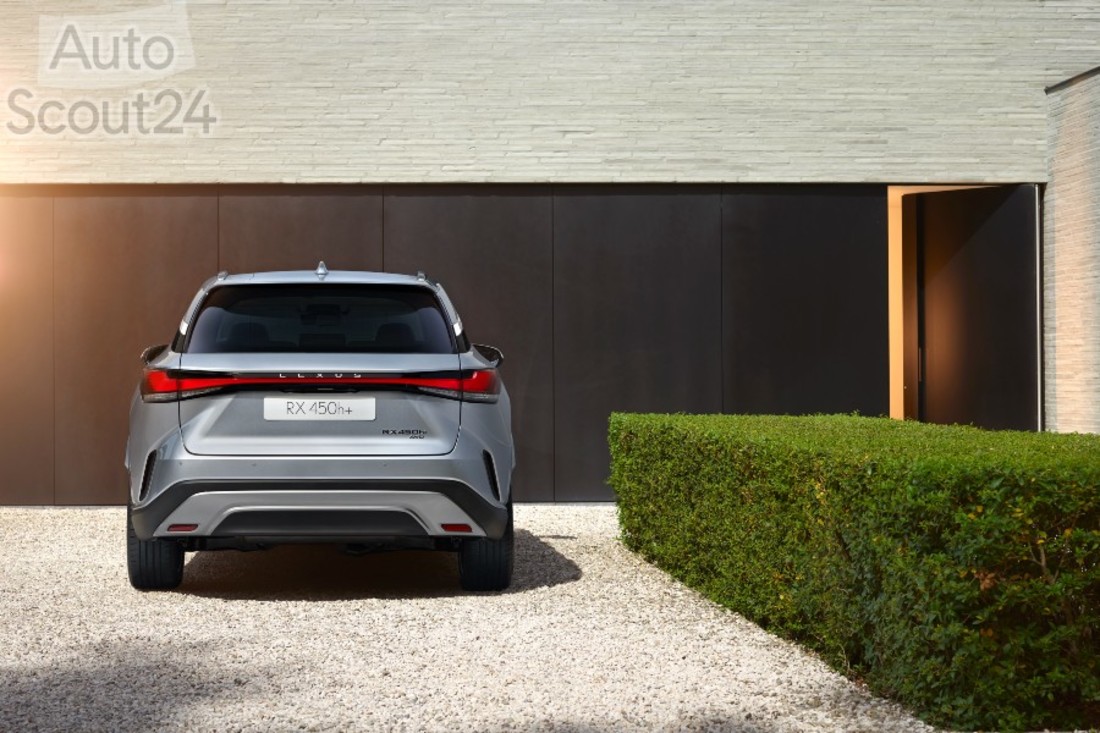 RX 450h+ Sonic Silver 007(1).jpg