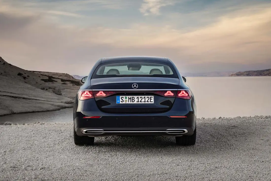 Mercedes-E-Klasse-2024-Rear Mercedes-E-Klasse-2024-Rear