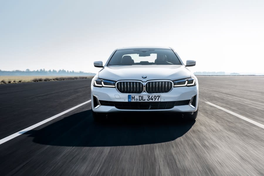 P90389058_highRes_the-new-bmw-540i-sed (1).jpg