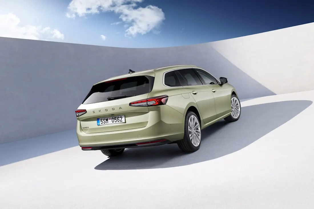 skoda-superb-2024-2023-6