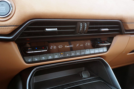Editorial 2024 mazda cx 90 signature 231003 21 di