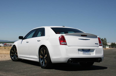 Editorial 03 pb 2012 chrysler 300 srt8