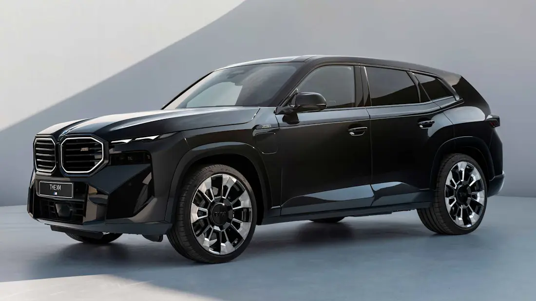 BMW-XM-2023-Front-Side BMW-XM-2023-Front-Side