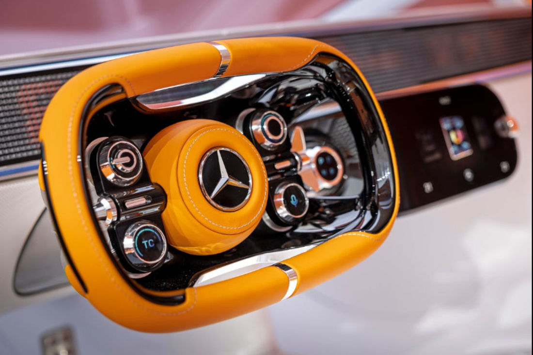 Mercedes-Vision-One-Eleven-2023-c111 (21).jpg