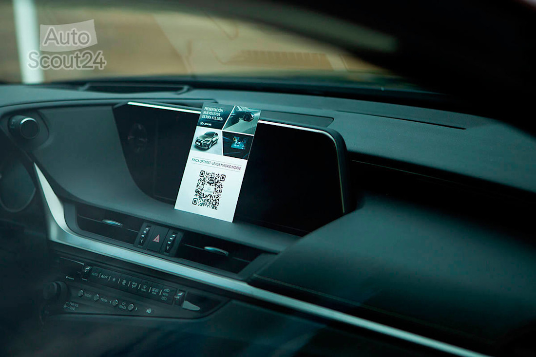 Lexus ES 300h 2021 retrovisores digitales A24 (11).jpg