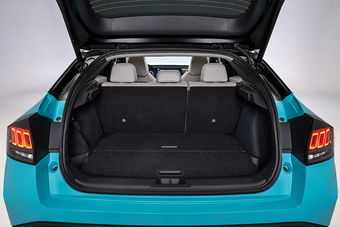BEBE20250619 Nissan Leaf 05
