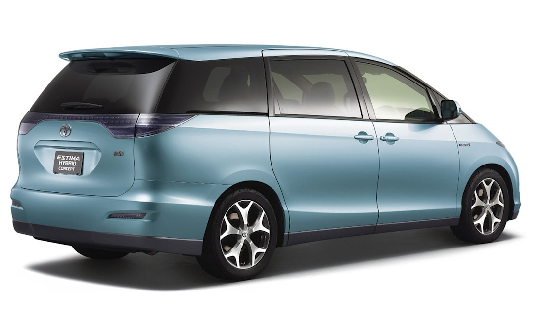 toyota-estima-back