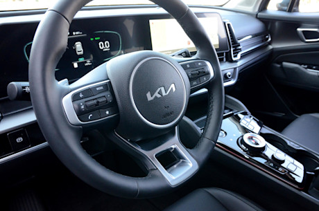 Kia Sportage HEV 2023 : essai routier Body Image