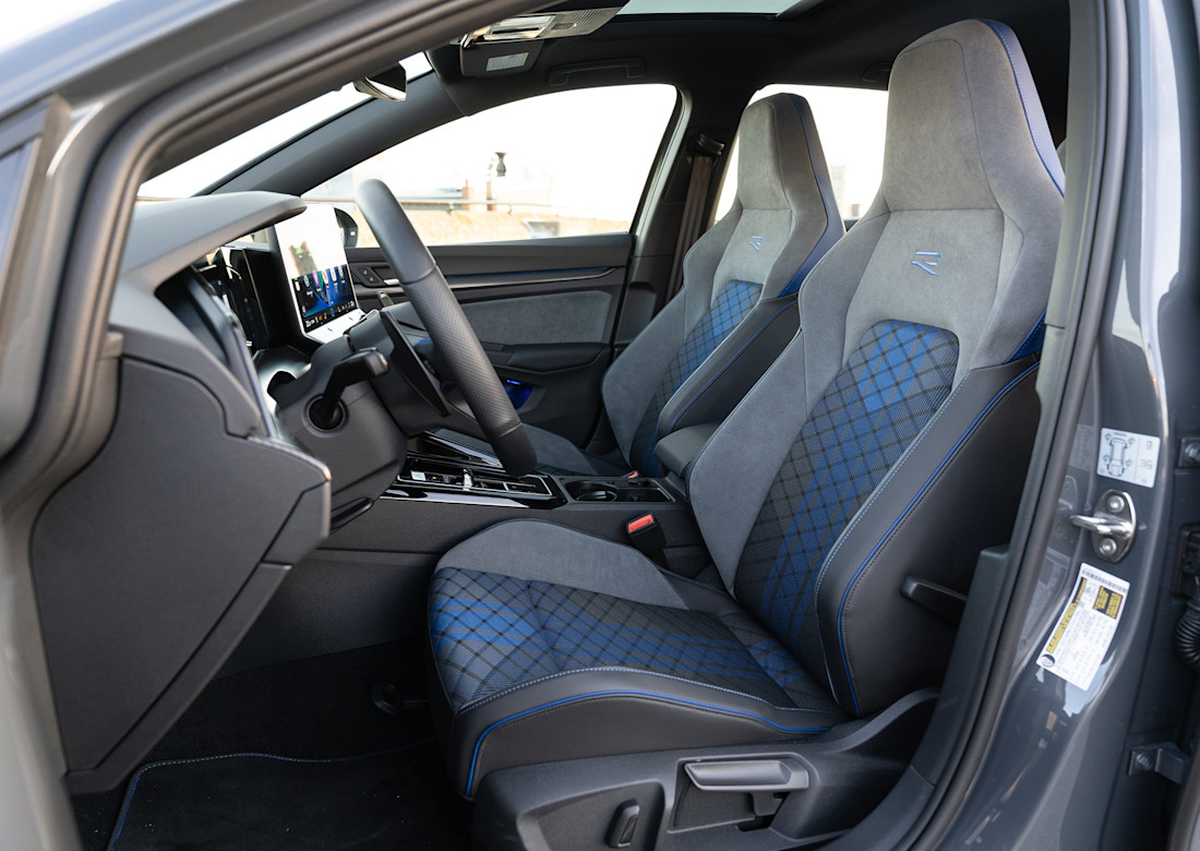 2026 Subaru Uncharted vs Volkswagen Golf R - NF - JW - 260807 - 14.jpg
