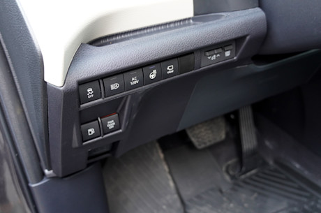 Duel de minifourgonnettes hybrides : la Kia Carnival se frotte à la Toyota Sienna Image
