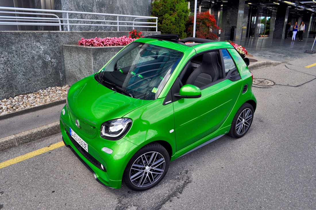 Editorial 2017 smart fortwo electric drive cabrio 03 mb