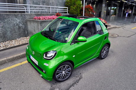 Editorial 2017 smart fortwo electric drive cabrio 03 mb