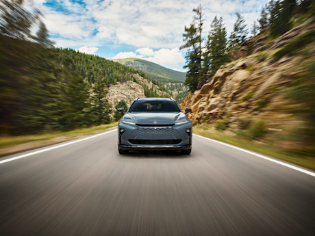 Editorial 2025 toyota crown signia 009 scaled