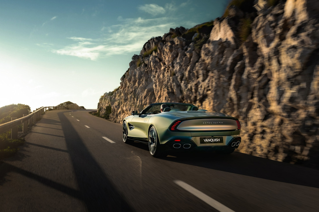 aston-martin-vanquish-volante-2025 (6).jpg
