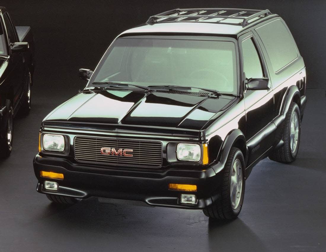 5OeIyY5KPP37vup0k3YrAU-afaa0b658dd12c6bedb00e14153c4eca-gmc-typhoon-front-1100